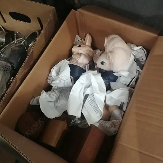 BOX LOT ORNAMENTS ETC