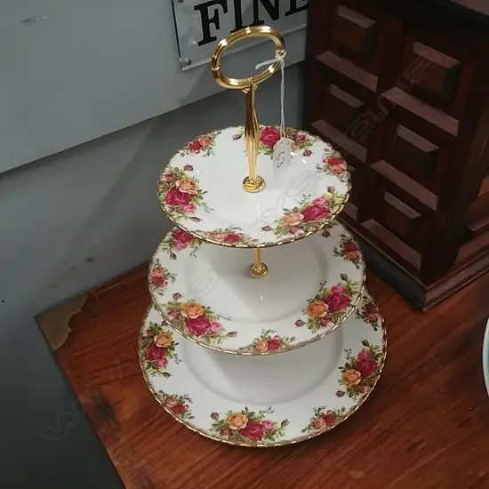R ALBERT OCR 3 TIER CAKE STAND