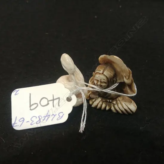 2 JAPANESE CARVED IVORY NETSUKE