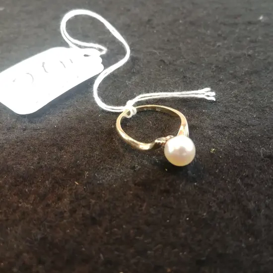 14CT + PEARL RING - TOTAL WEIGHT 2.1g