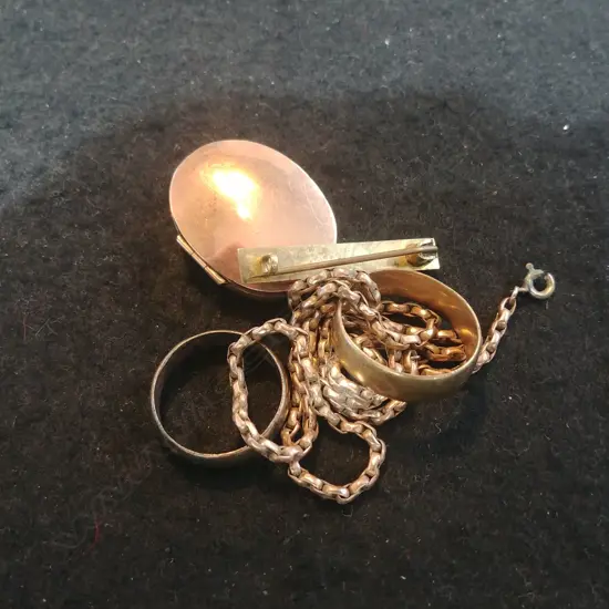 9CT LOCKET /RINGS+CHAIN APPROX 18.85G