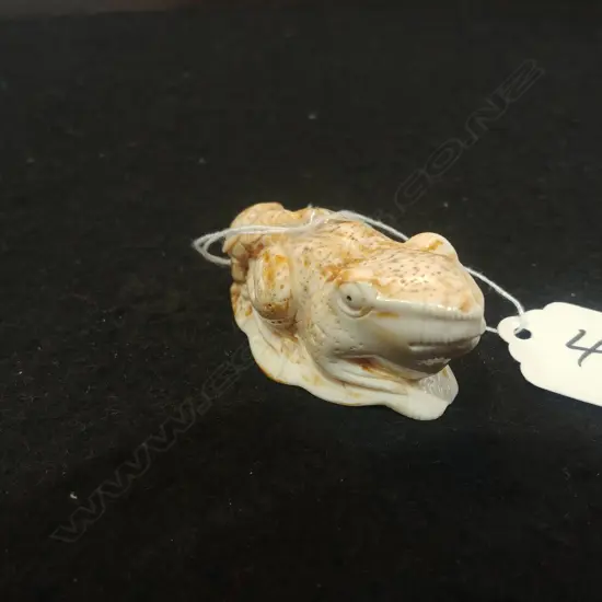JAPANESE CARVED IVORY NETSUKE TOAD & TORTOISE