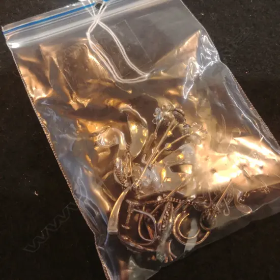 ASSTD SILVER AND MARCASITE BROOCHES ETC