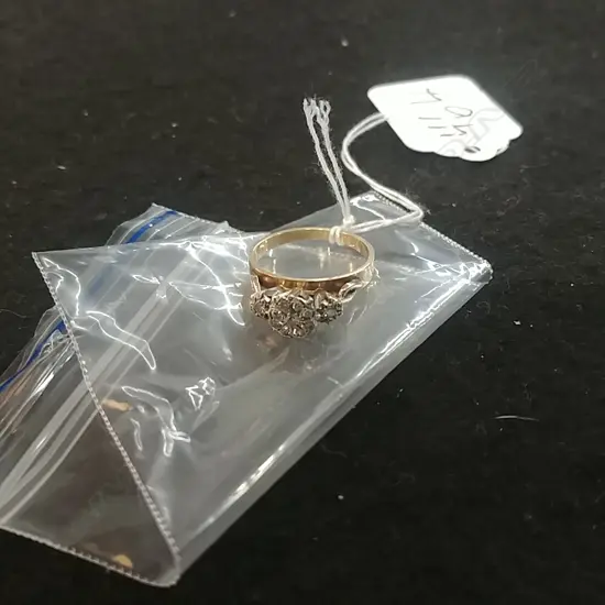 9CT GOLD AND DIAMOND RING 3.25gm
