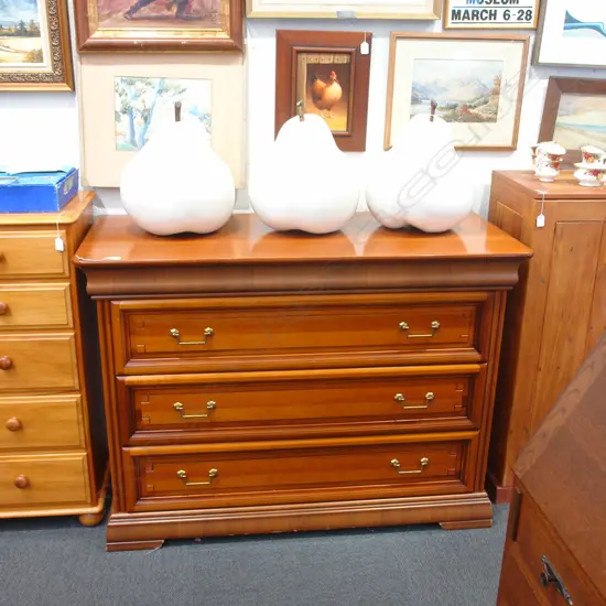 3 DRAWER CHEST