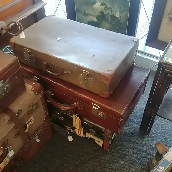 3 VINTAGE SUITCASES