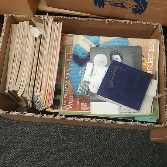 ASST WOMAN'S VINTAGE MAGAZINES