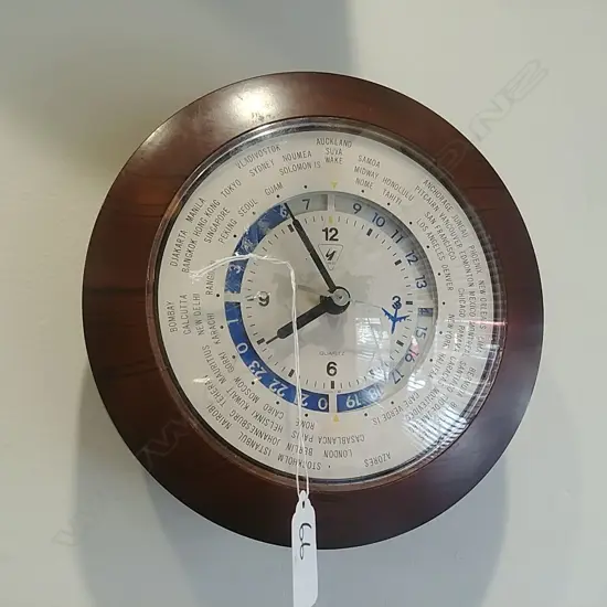 RETRO WORLD CLOCK