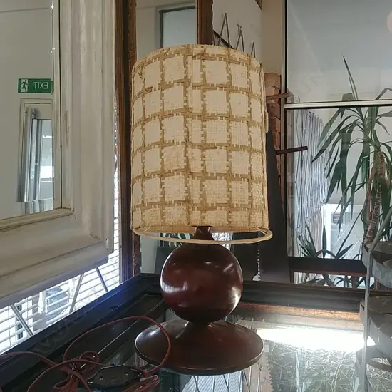 BOWLING BALL TABLE LAMP