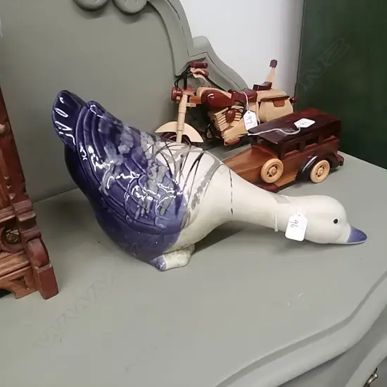 LG PAINTED CERAMIC GOOSE