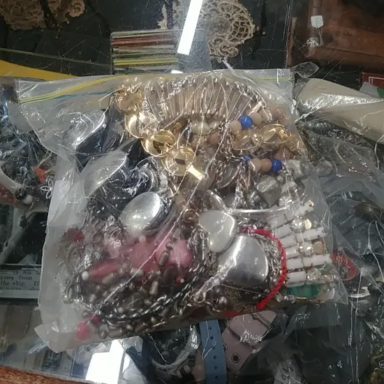 BAG OF COSTUME JEWLERY