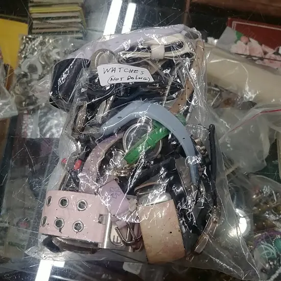 BAG OF MIXED WATCHES