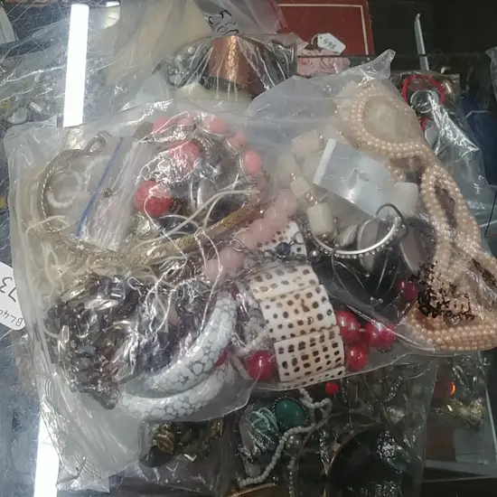 BAG OF COSTUME JEWLERY