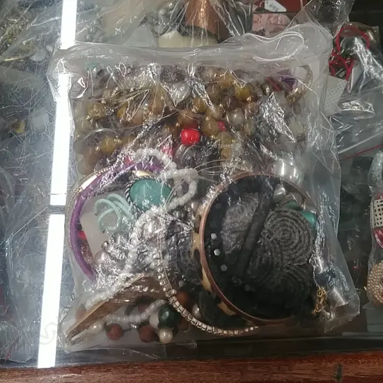 BAG OF COSTUME JEWLERY