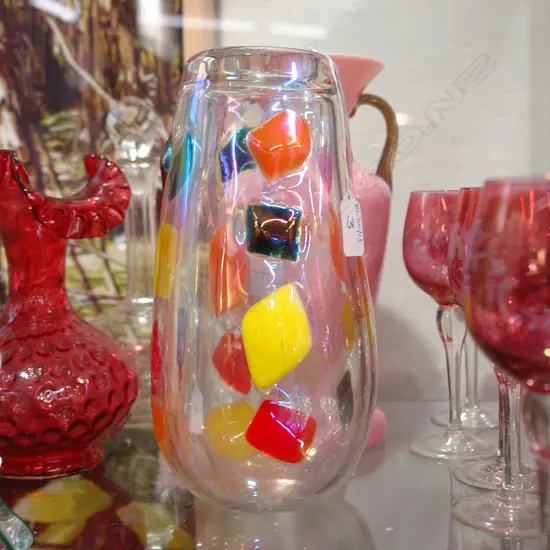 VIESNEK ART GLASS VASE