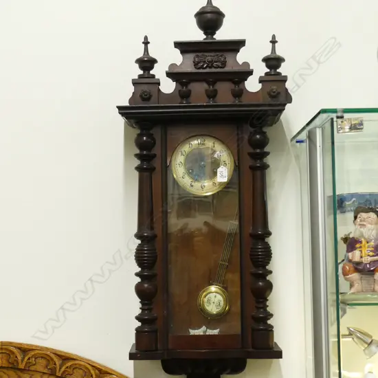 VICT WALL CLOCK