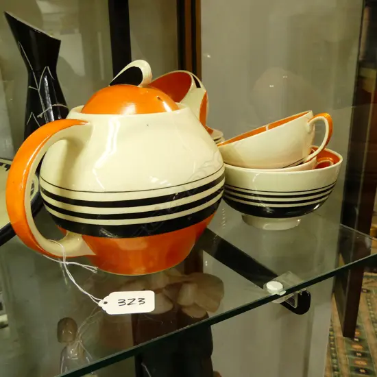 PART SUSIE COOPER TEA SET