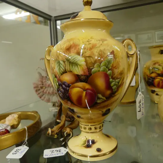 AYNSLEY LIDDED URN 'ORCHARD GOLD'