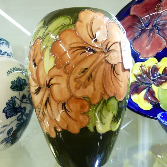 MOORCROFT VASE HIBISCUS ON GREEN 17.5CM