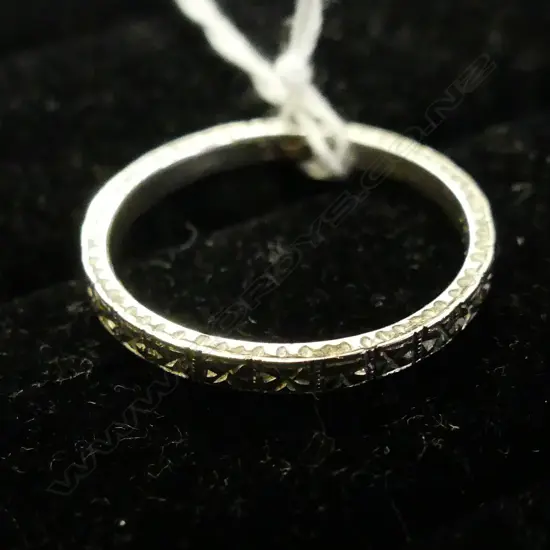 PLATINUM BAND RING