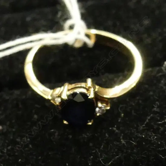 9CT SAPPHIRE & DIAMOND RING