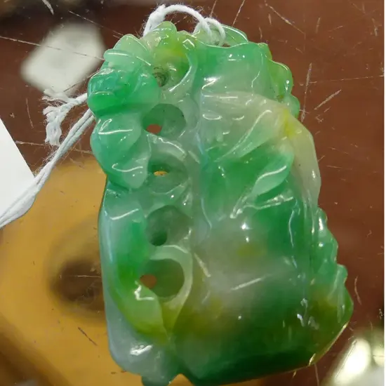 CHINESE JADE PENDANT