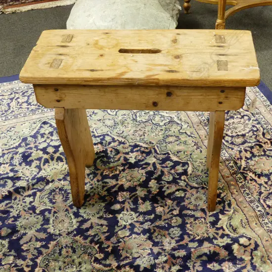 PINE STOOL 