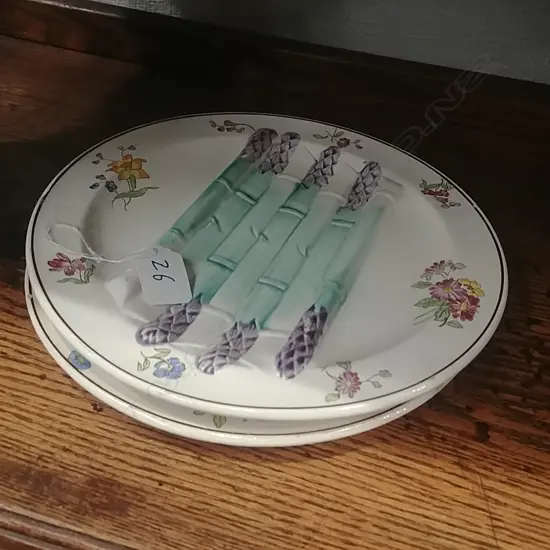 PR OF POMPADOUR ASPARAGUS PLATES