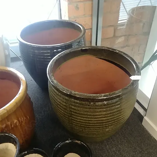 PR  MED GREEN GLAZED GARDEN POTS RIBBED