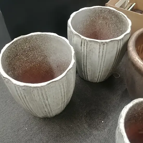PR WHITE/GREEN MED GLAZED GARDEN POTS