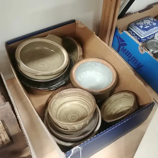 SMALL BOX POTTERY DISHES G NGAN COLLECTION