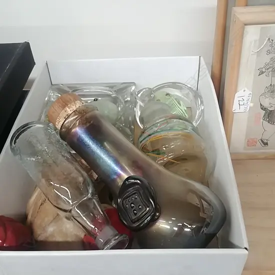 SMALL BOX STUDIO GLASS FROGS, ETC. - G NGAN COLLECTION