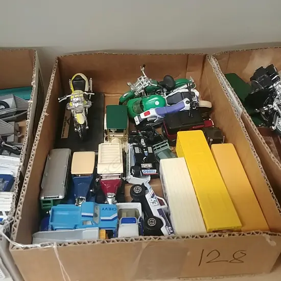 BOX 20 MATCHBOX DINKY & BIKE MODELS