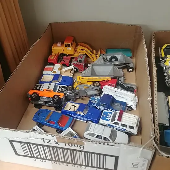 BOX 20 MATCHBOX DINKY & BIKE MODELS