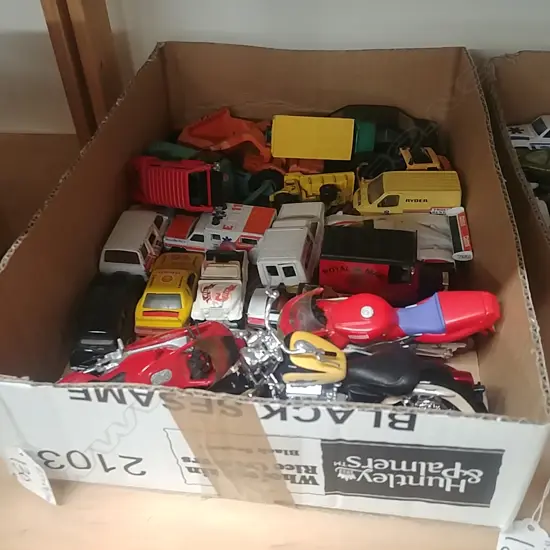 BOX 20 MATCHBOX DINKY & BIKE MODELS