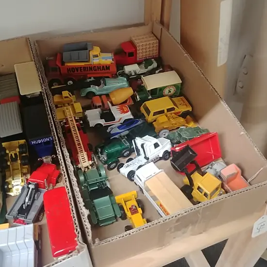 BOX 23 MATCHBOX & OTHER TOYS