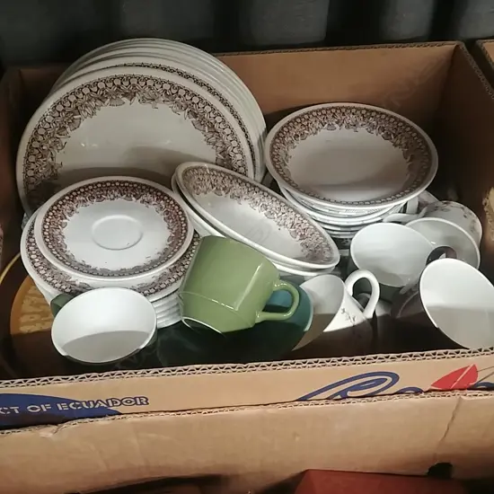 BOX C/LYNN KITCHEN CHINA