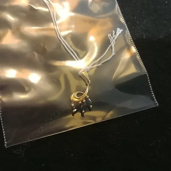 9CT GOLD SAPPHIRE & DIAMOND PENDANT