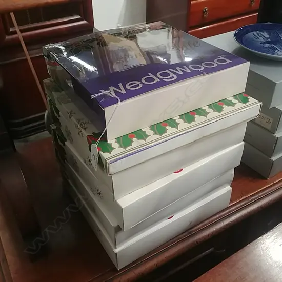 6 WEDGWOOD CHRISTMAS PLATES