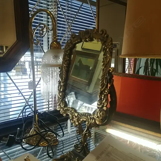 BRASS TABLE LAMP & MIRROR