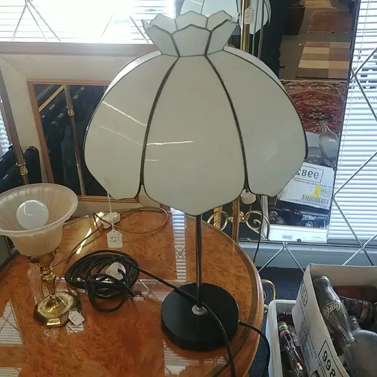 TABLE LAMP W/ WHITE SHADE