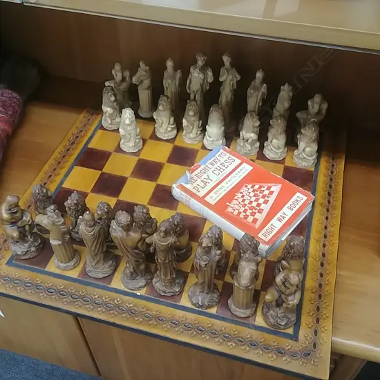 CHESS SET BOARD & BOOK
