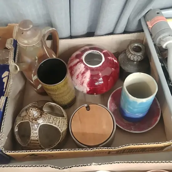 BOX NZ POTTERY. WILF WRIGHT ETC