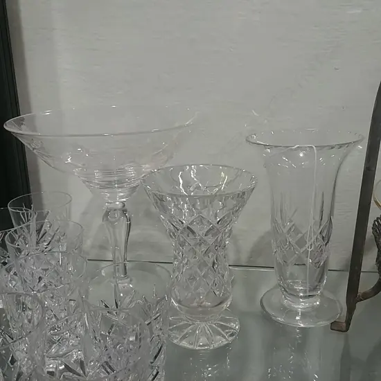 3 CRYSTAL VASES & COMPORT