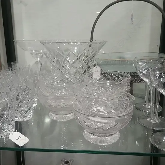 LARGE CRYSTAL VASE & 6 SUNDAES