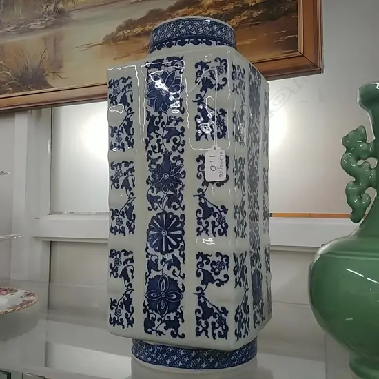 SQUARE B/W TALL CHINESE VASE
