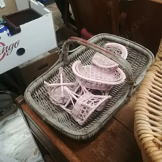 VINTAGE GARDEN BASKET WITH DOLLS FURNITURE
