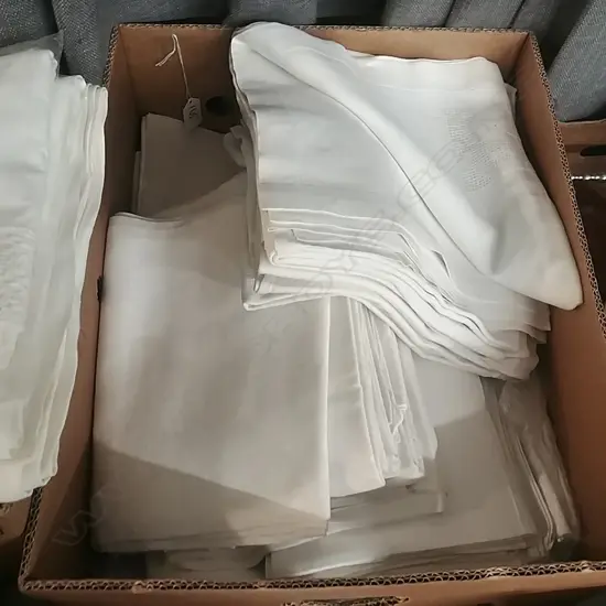 LOT ASST TABLE LINEN