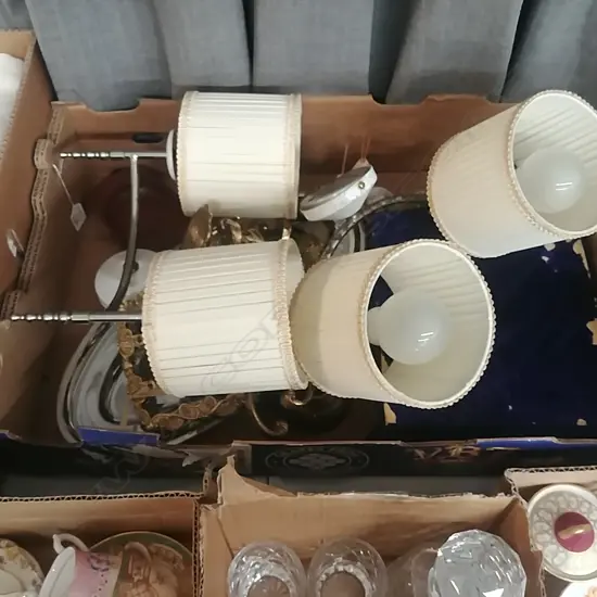 LOT/LIGHTS/PEWTER/TRAYS/BRASSWARE/BOTTLE ETC