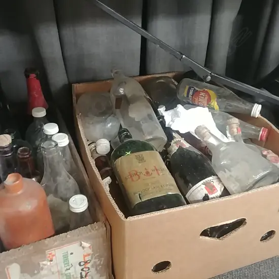 2 BOXES OF VINTAGE BOTTLES